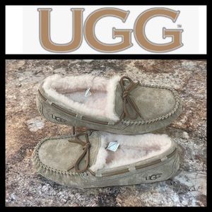 UGG Dakota Women's Moccasin Slipper #5612